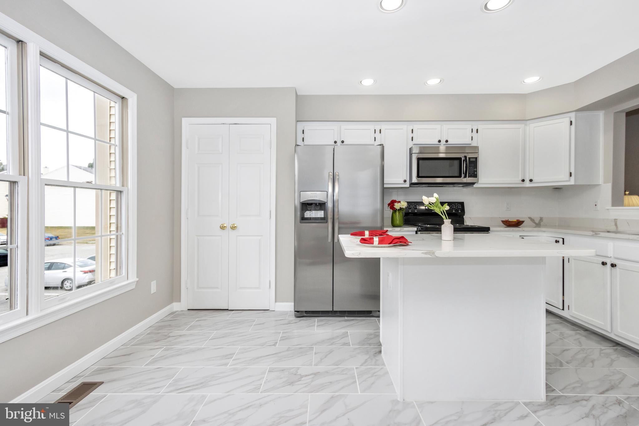 SEVEN OAKS - Residential