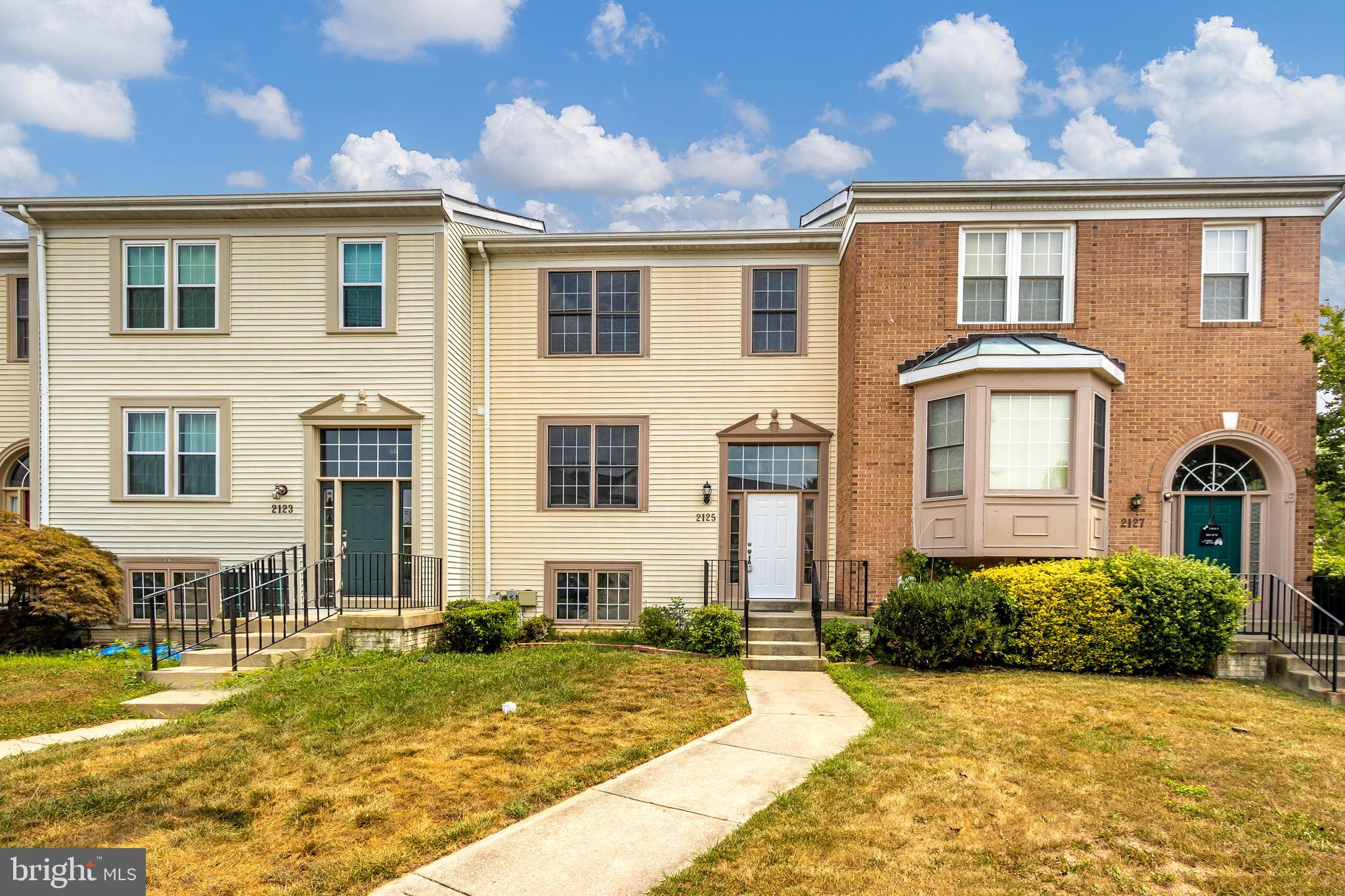 SEVEN OAKS - Residential