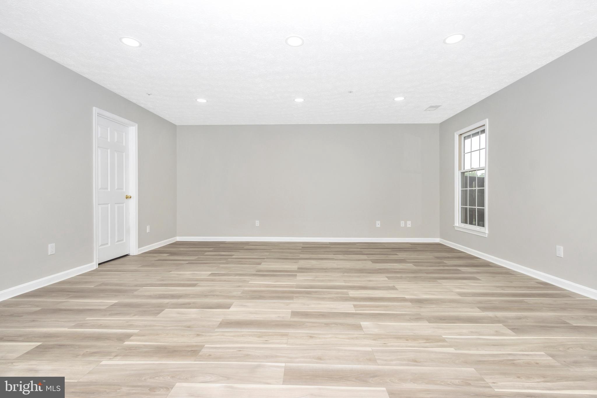 SEVEN OAKS - Residential