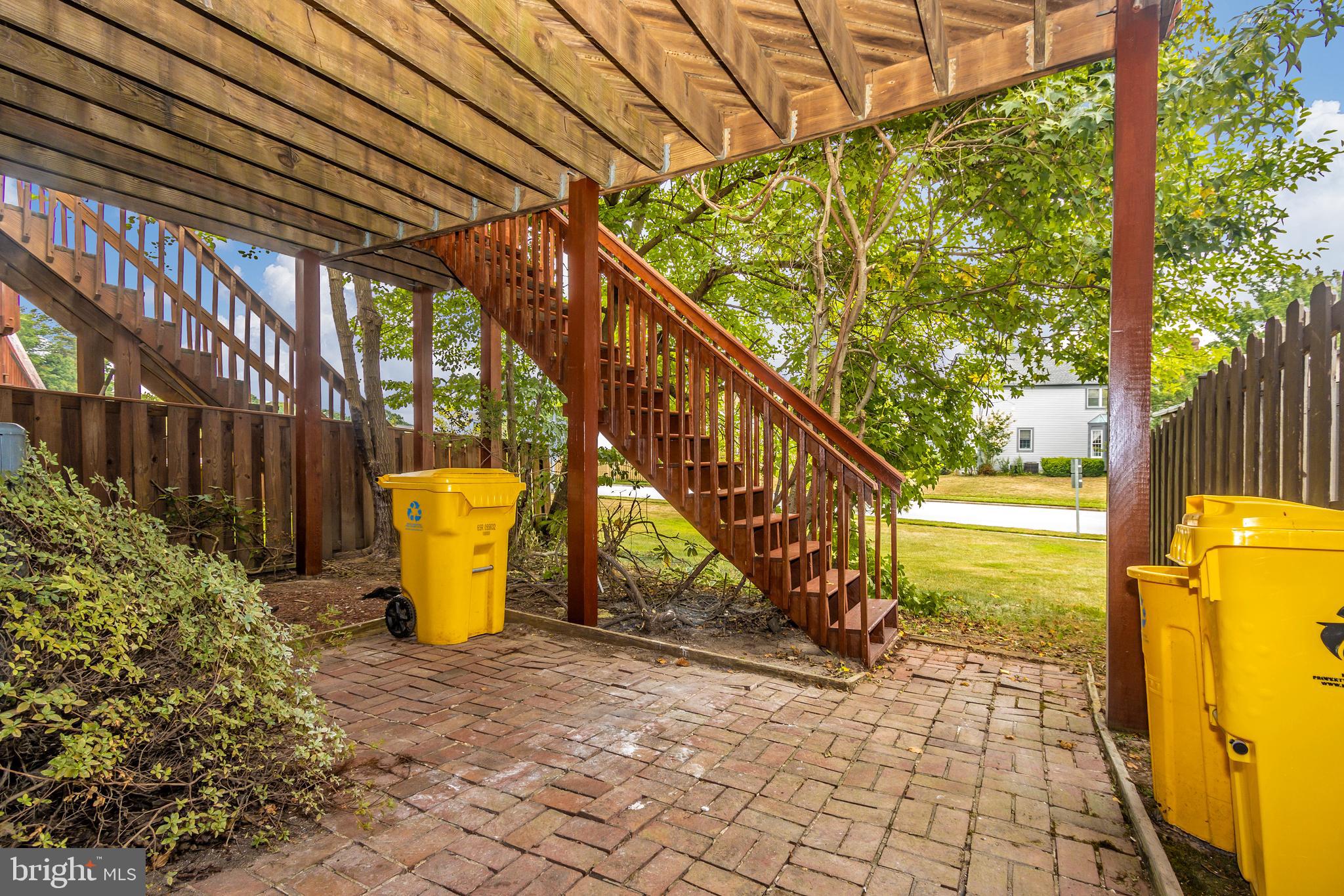 SEVEN OAKS - Residential