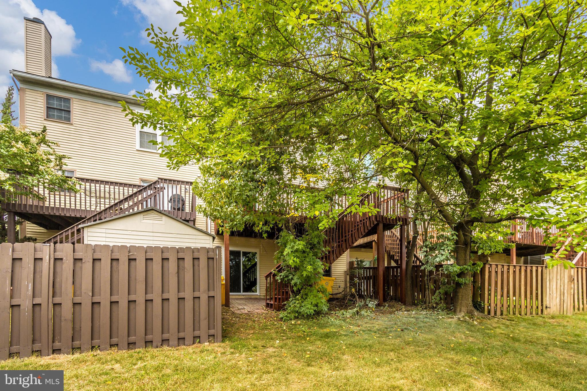 SEVEN OAKS - Residential