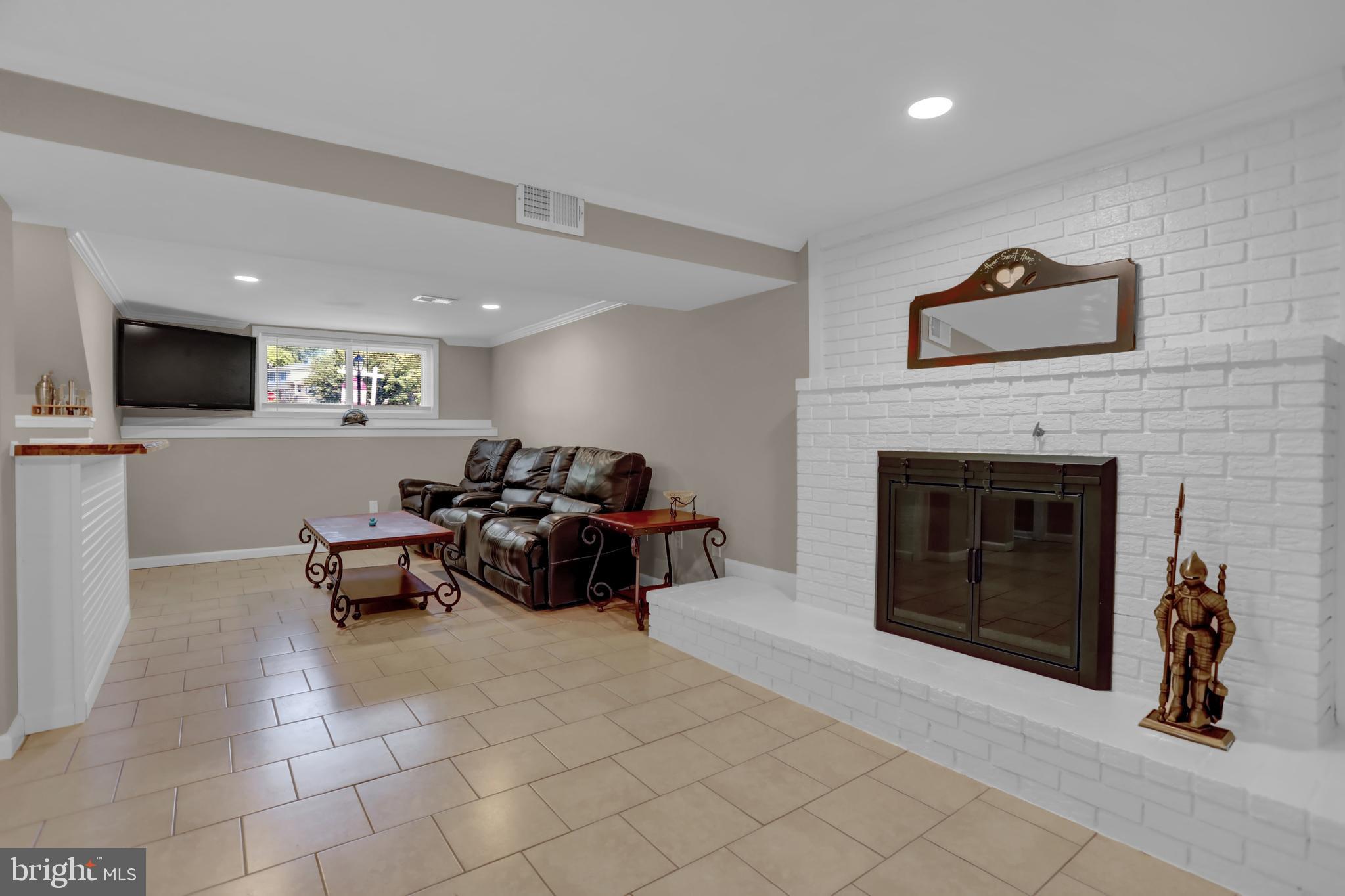 2029 CHERRY COURT