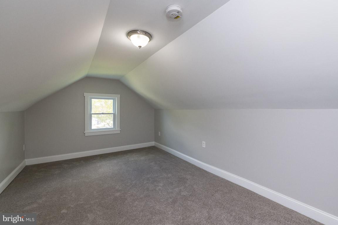 MAPLE RIDGE - Residential