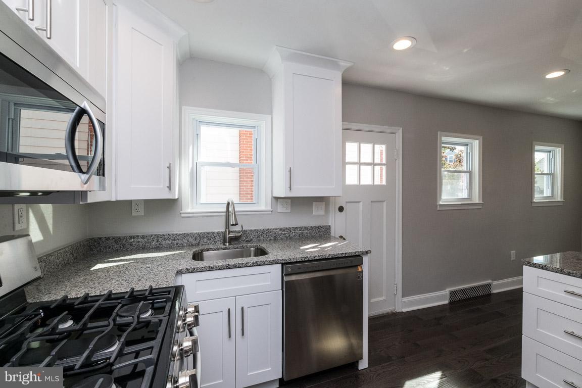 MAPLE RIDGE - Residential