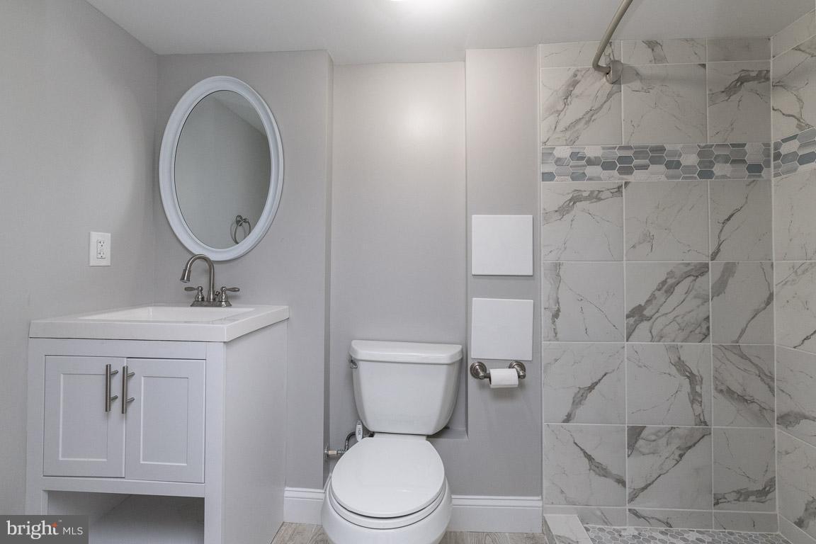 MAPLE RIDGE - Residential