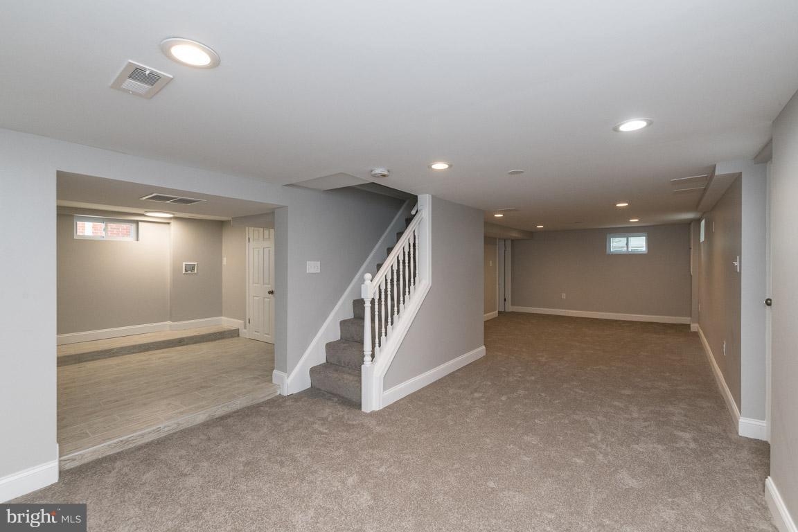 MAPLE RIDGE - Residential