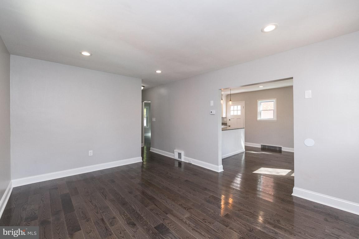 MAPLE RIDGE - Residential