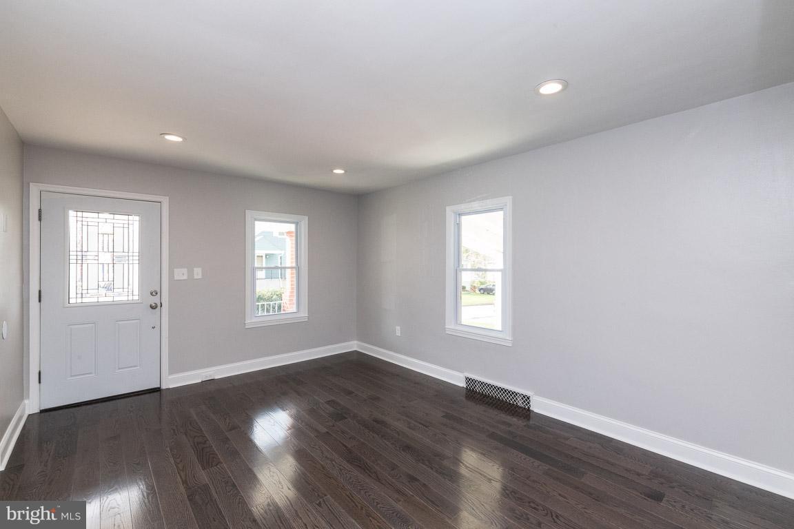 MAPLE RIDGE - Residential