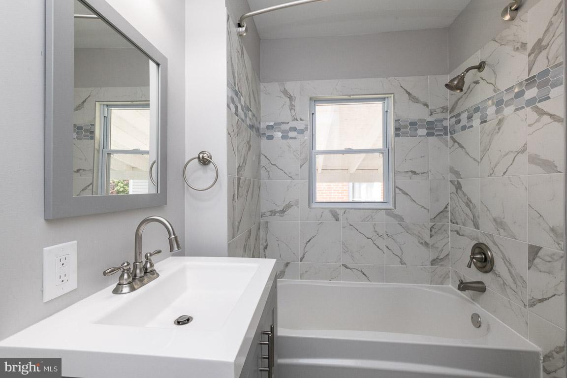 MAPLE RIDGE - Residential