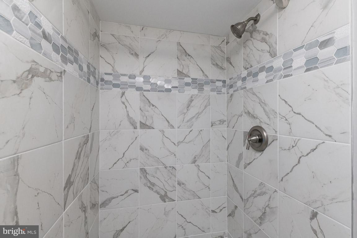 MAPLE RIDGE - Residential