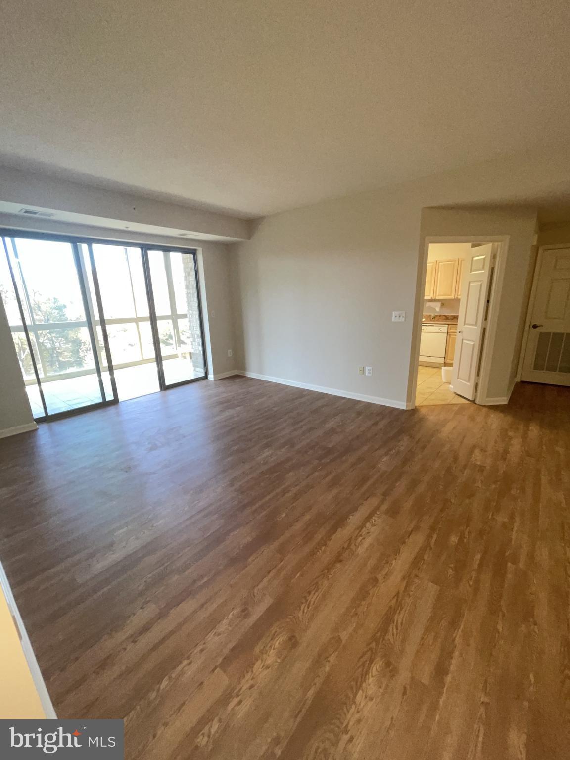 LANSDOWNE WOODS - Residential Lease