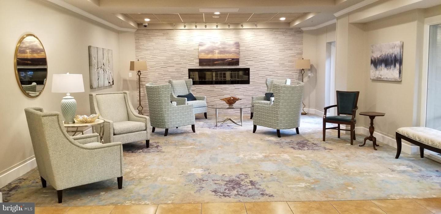 LANSDOWNE WOODS - Residential Lease