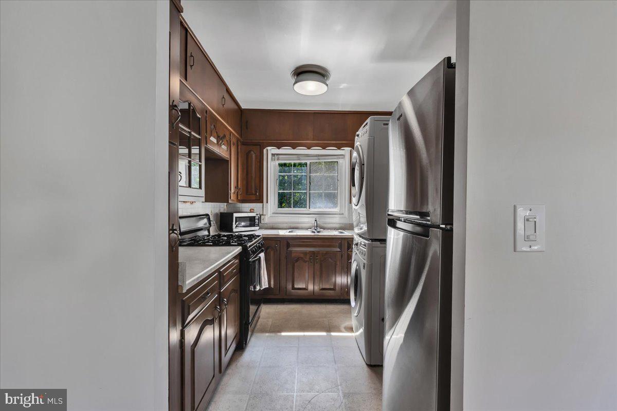 PARKFAIRFAX - Residential Lease