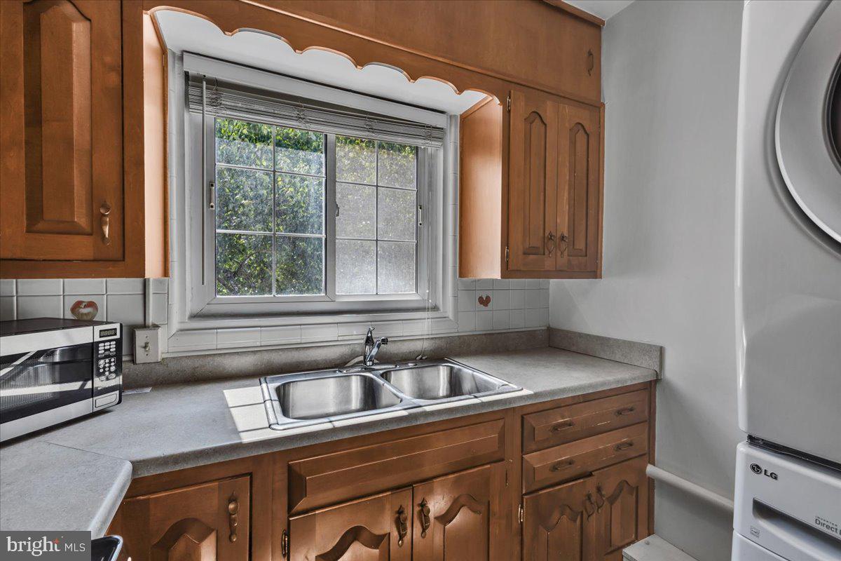 PARKFAIRFAX - Residential Lease