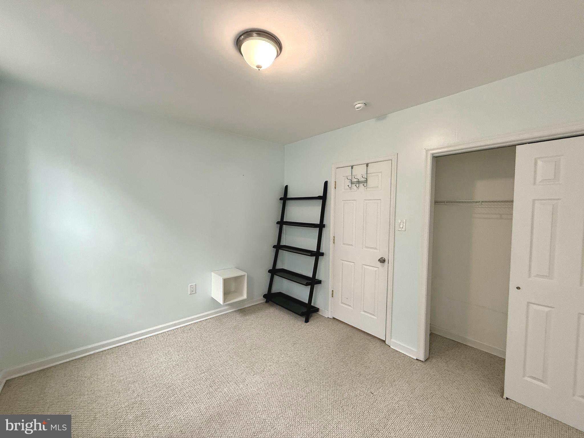 POINT BREEZE - Residential Lease