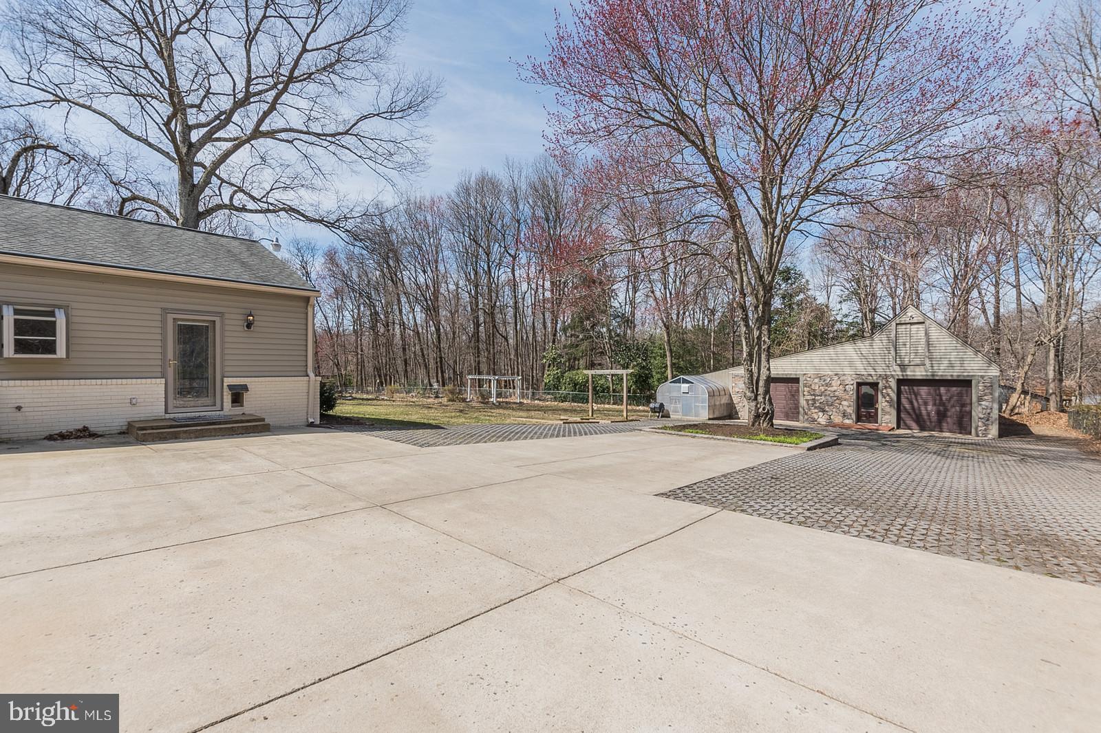 PINE RIDGE - Residential