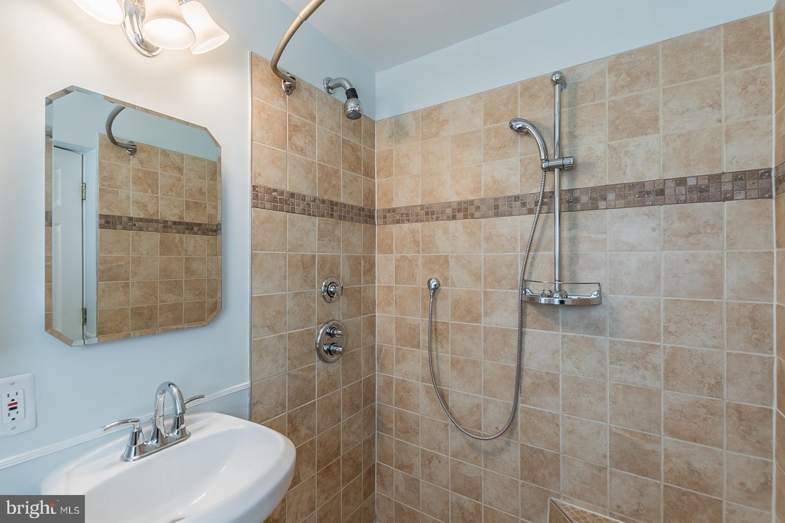 PINE RIDGE - Residential