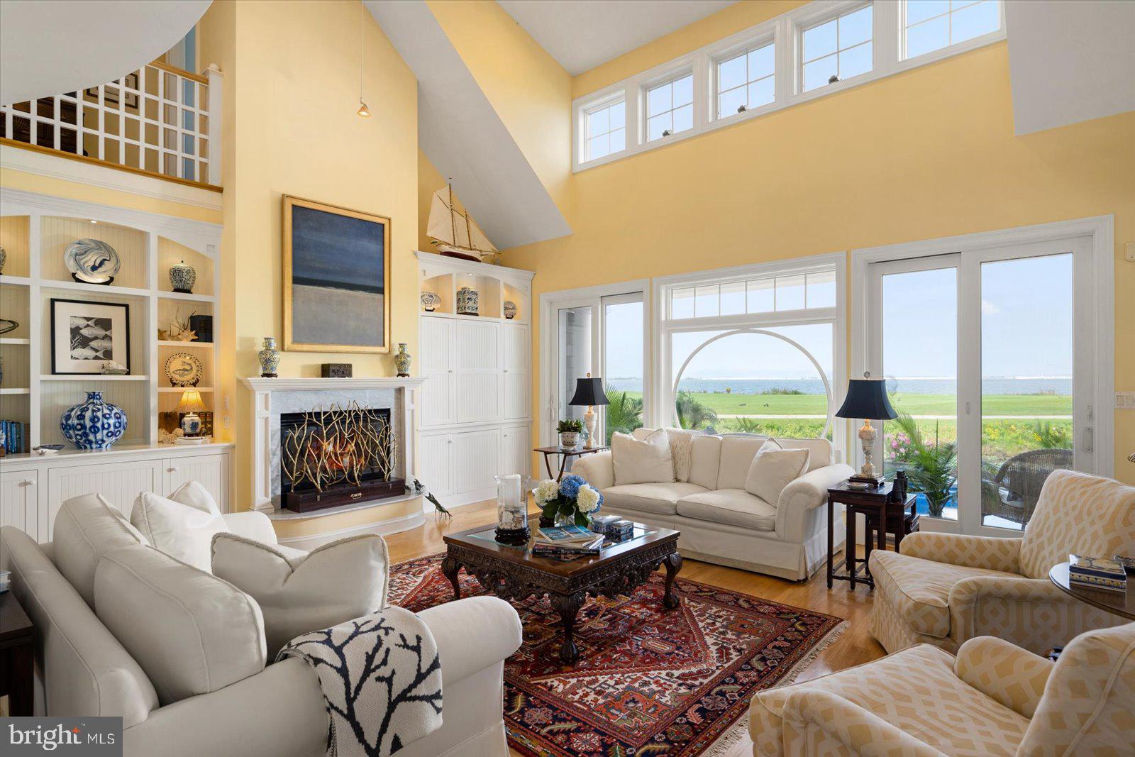 LIGHTHOUSE SOUND - Residential