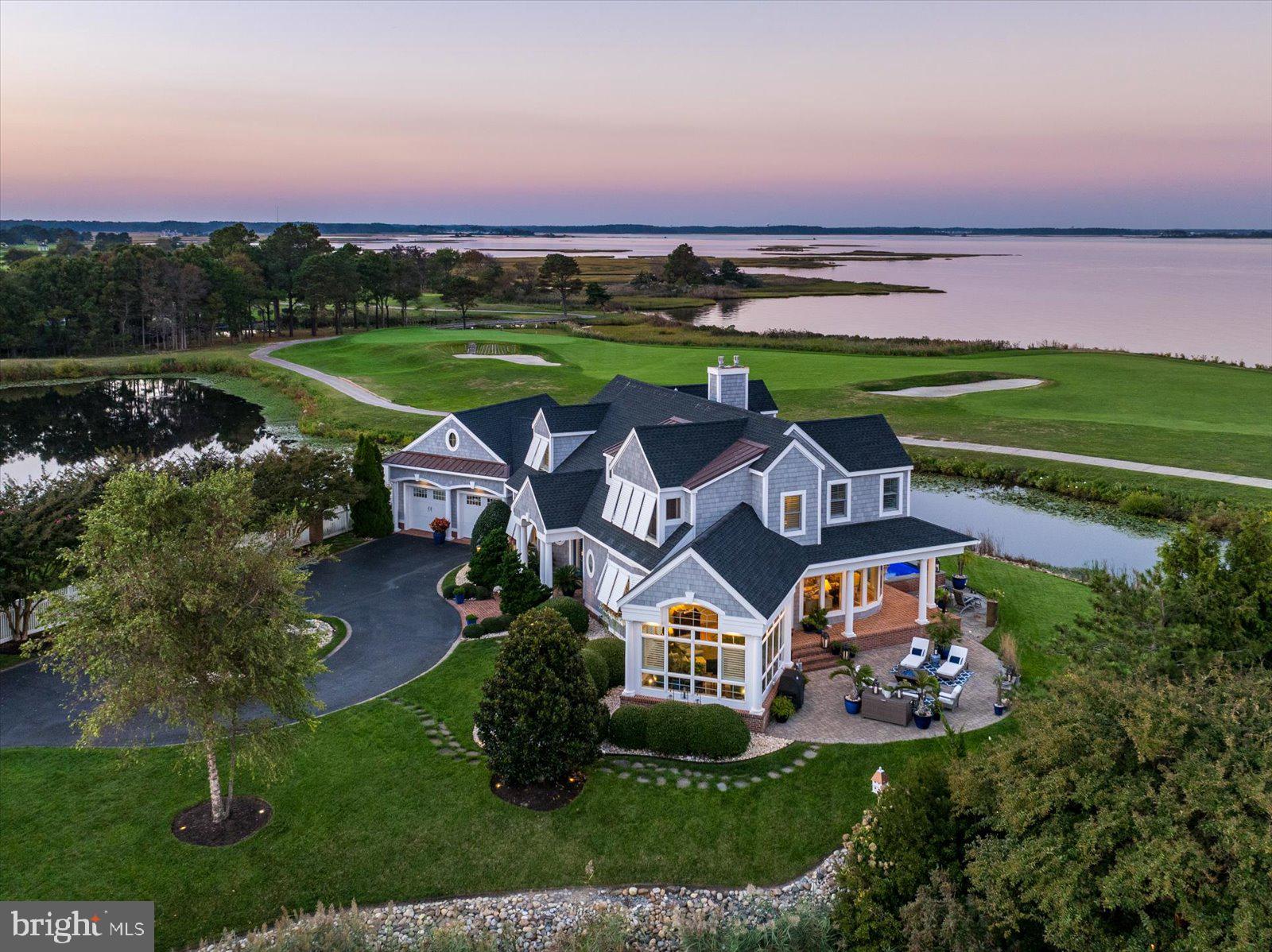 LIGHTHOUSE SOUND - Residential