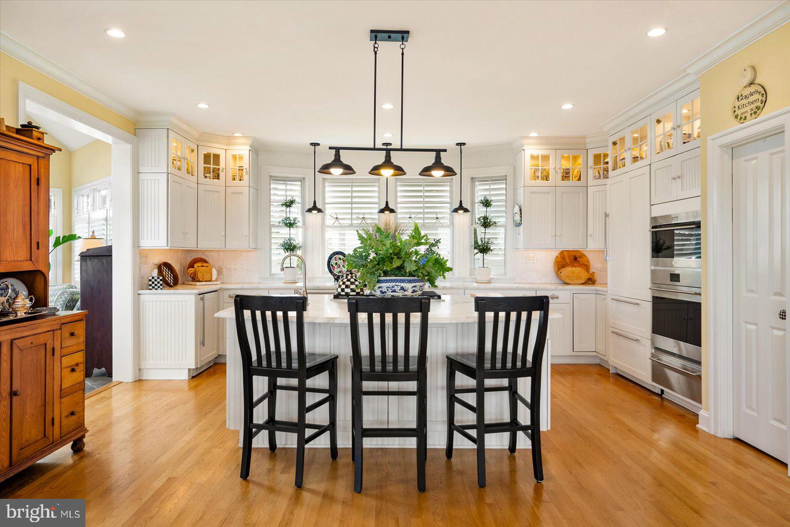 LIGHTHOUSE SOUND - Residential