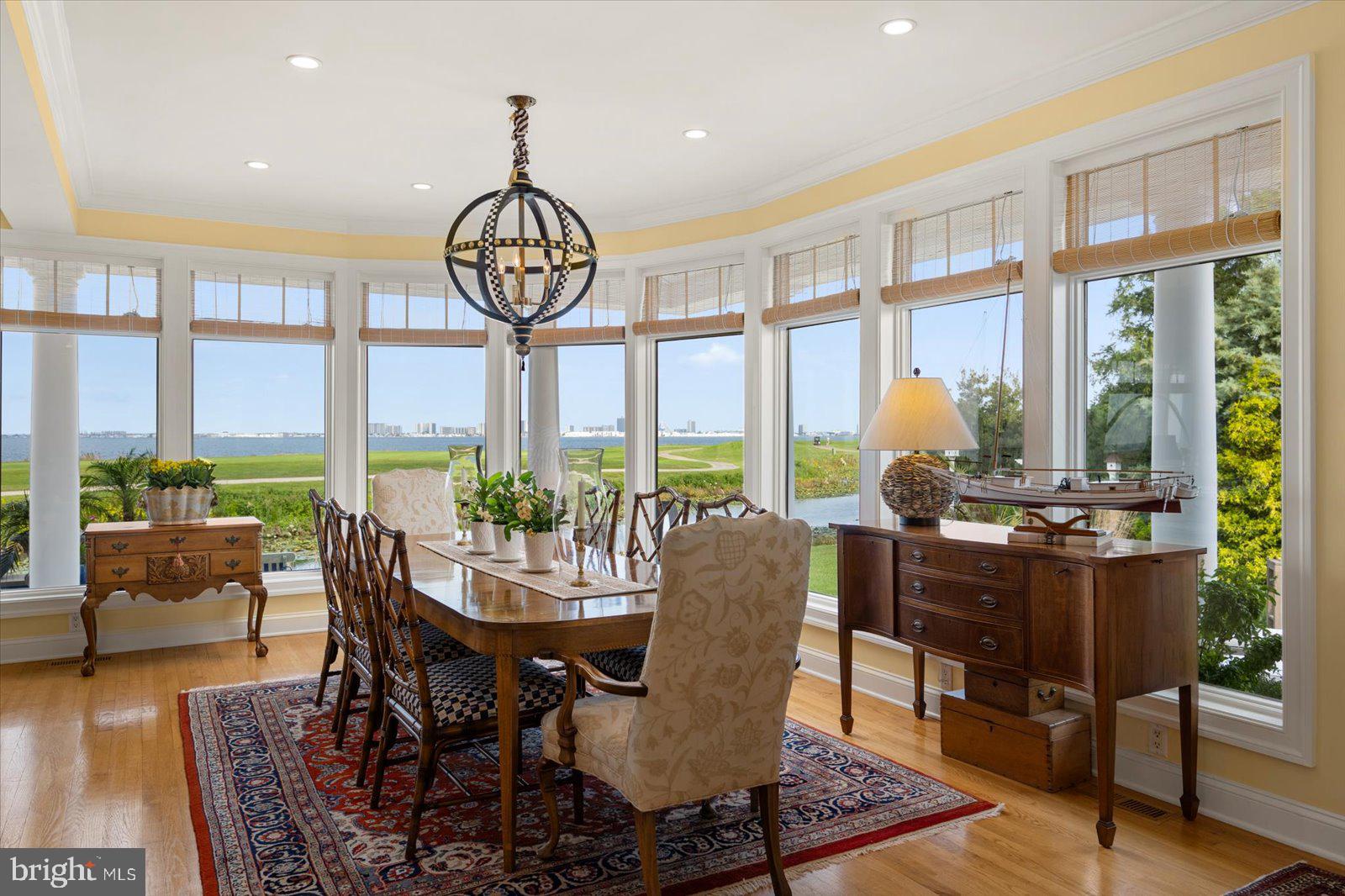 LIGHTHOUSE SOUND - Residential