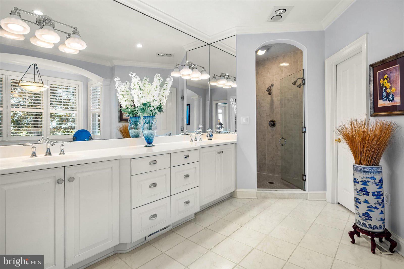 LIGHTHOUSE SOUND - Residential