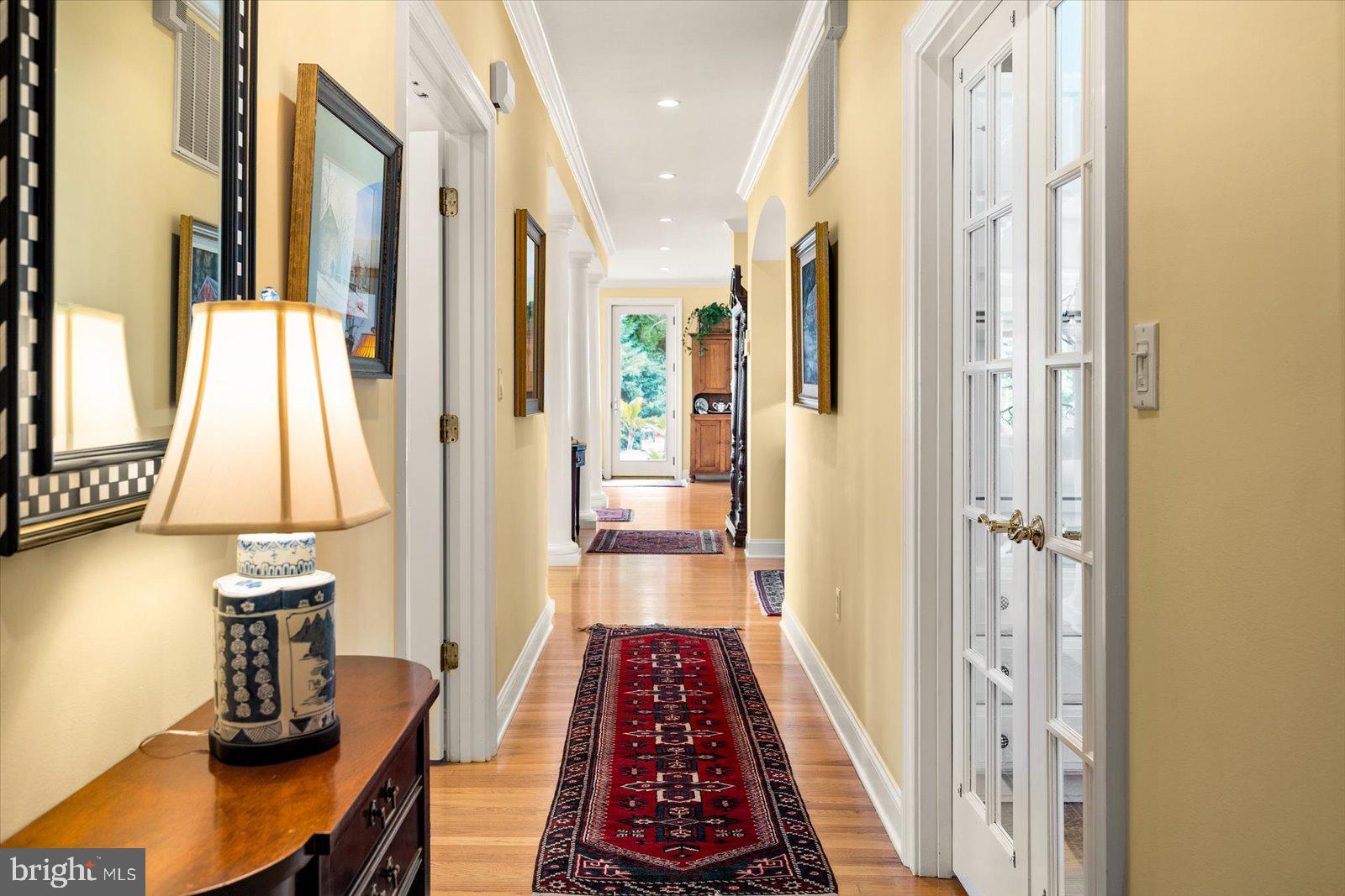 LIGHTHOUSE SOUND - Residential