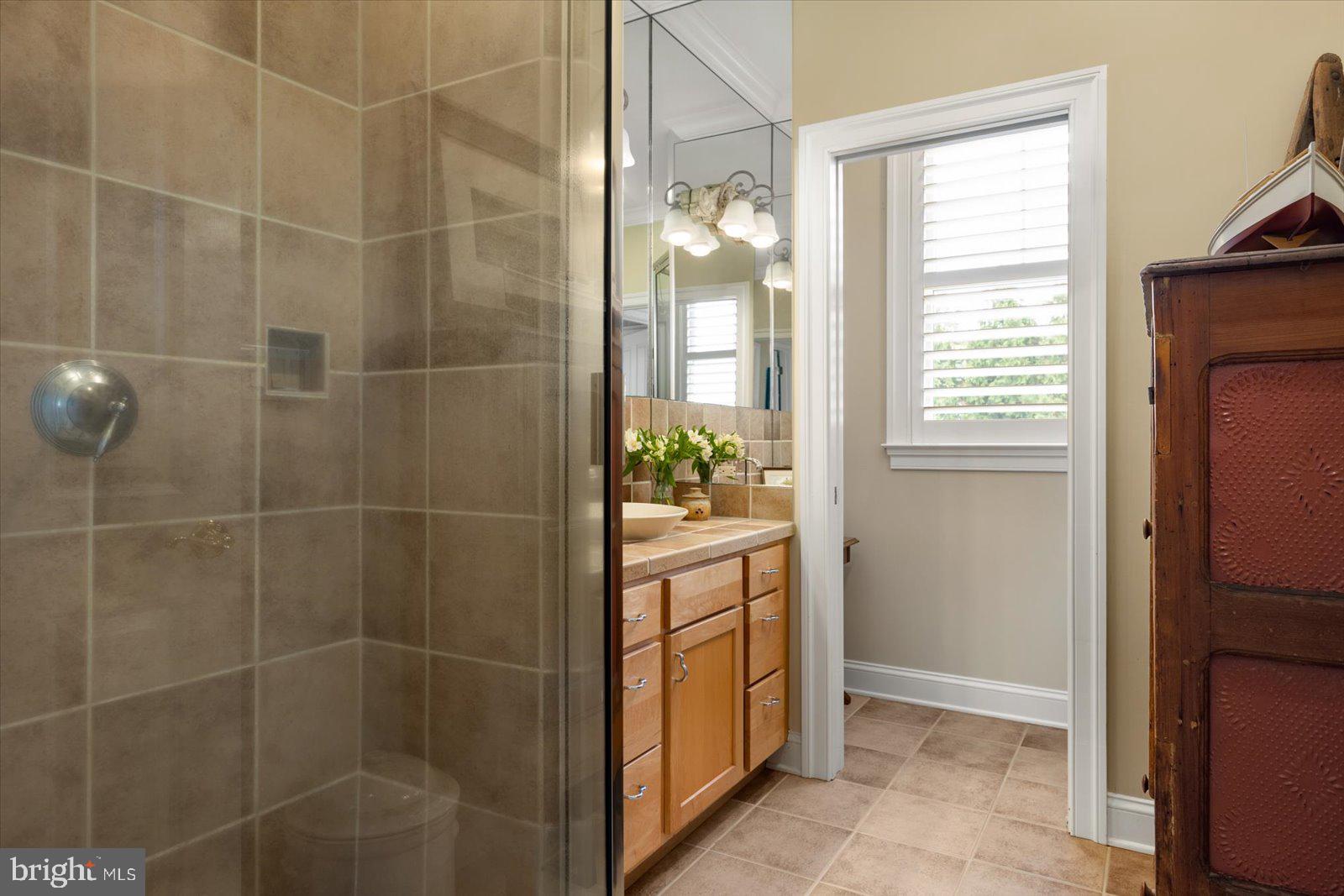 LIGHTHOUSE SOUND - Residential