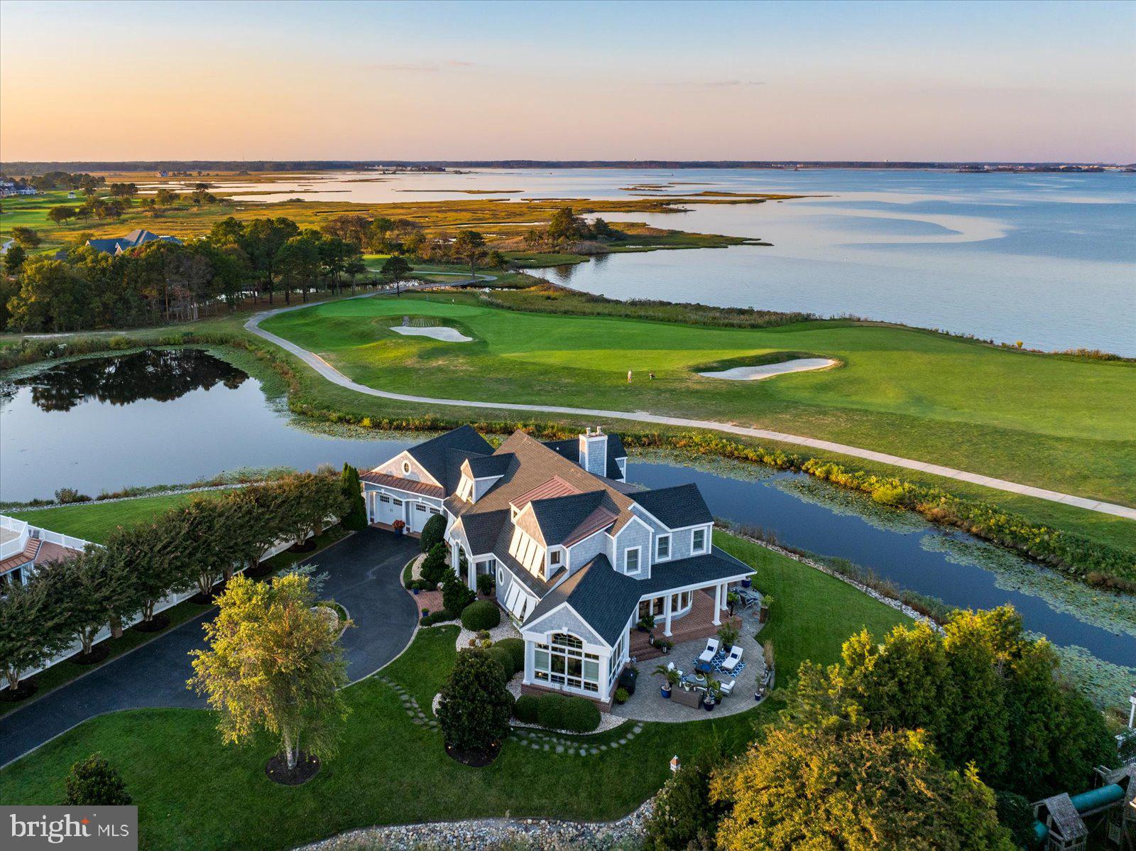 LIGHTHOUSE SOUND - Residential