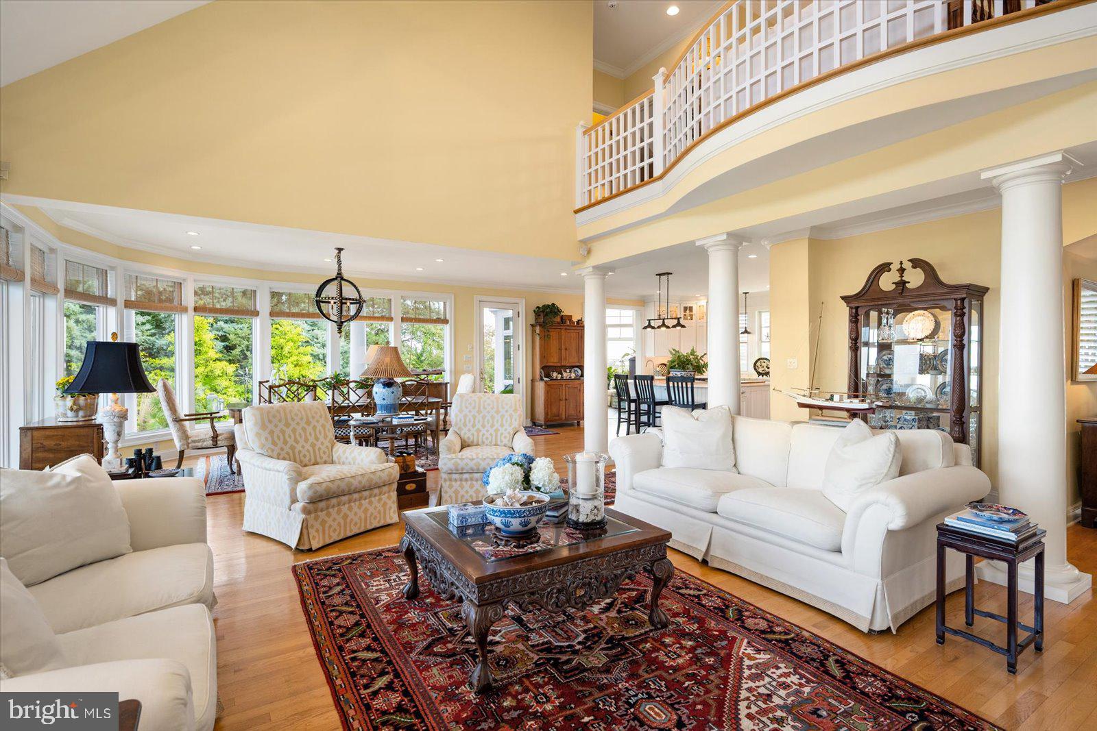 LIGHTHOUSE SOUND - Residential