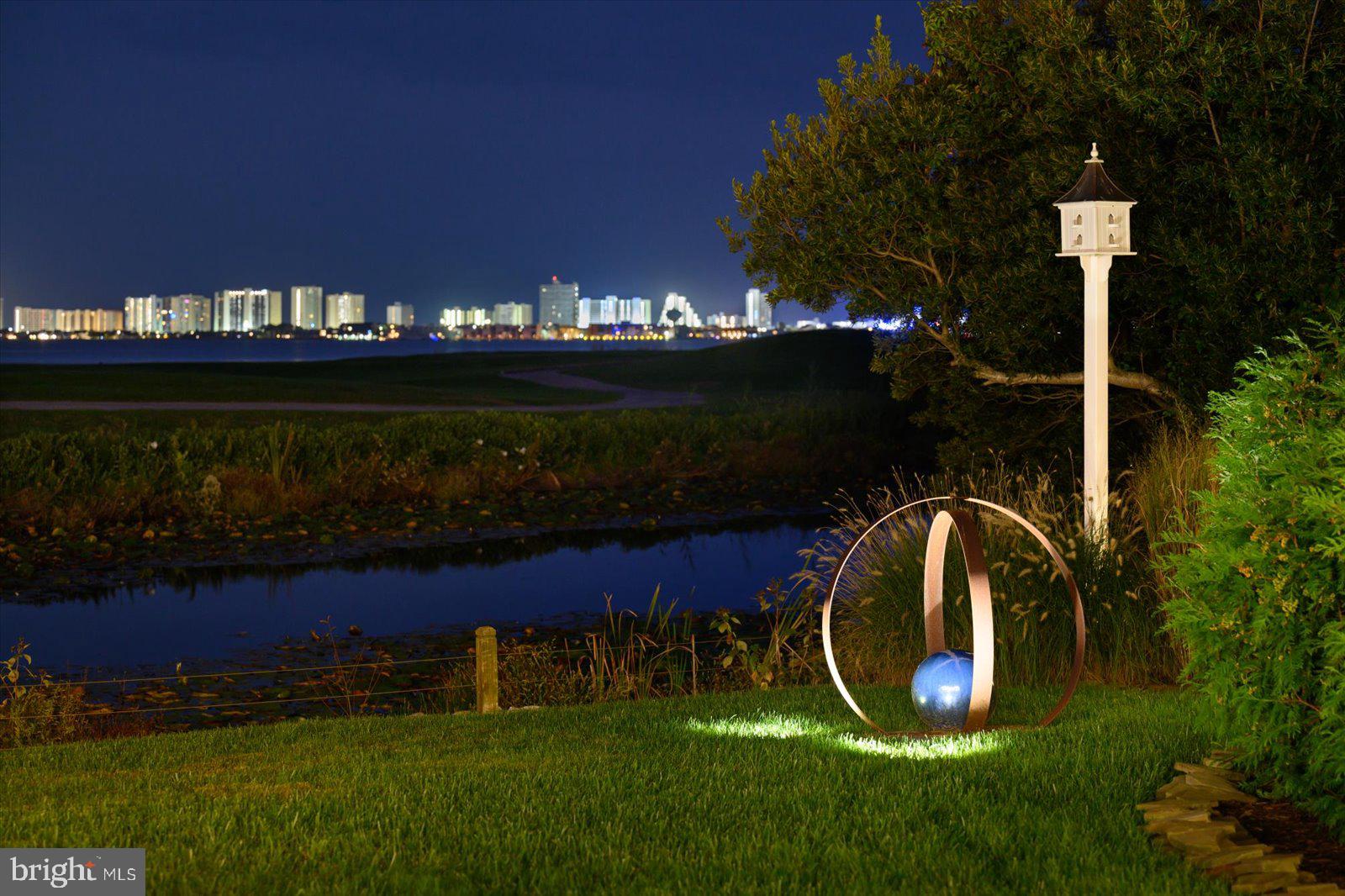 LIGHTHOUSE SOUND - Residential