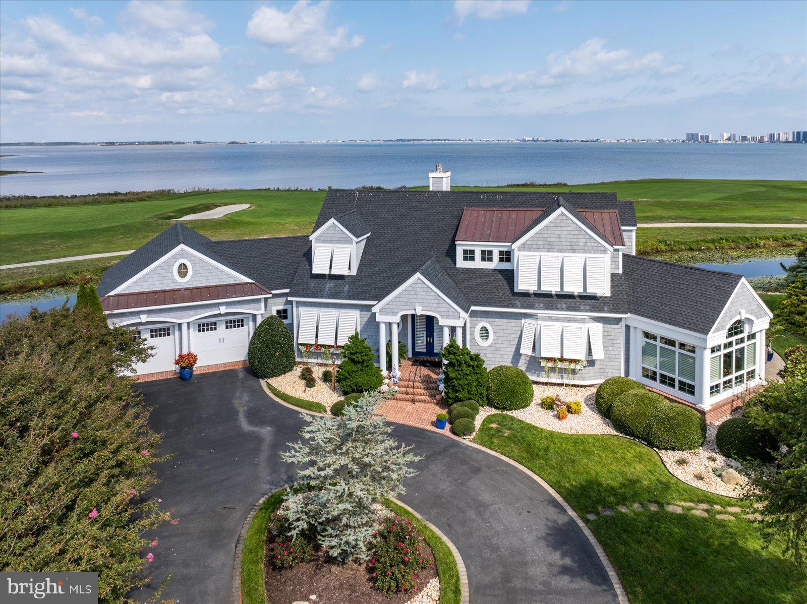 LIGHTHOUSE SOUND - Residential