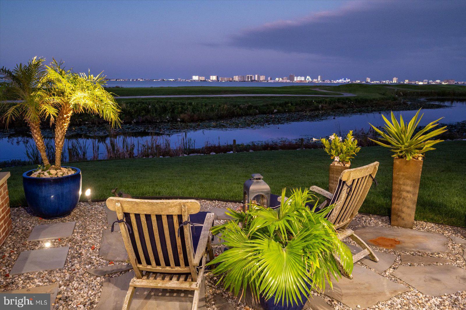 LIGHTHOUSE SOUND - Residential