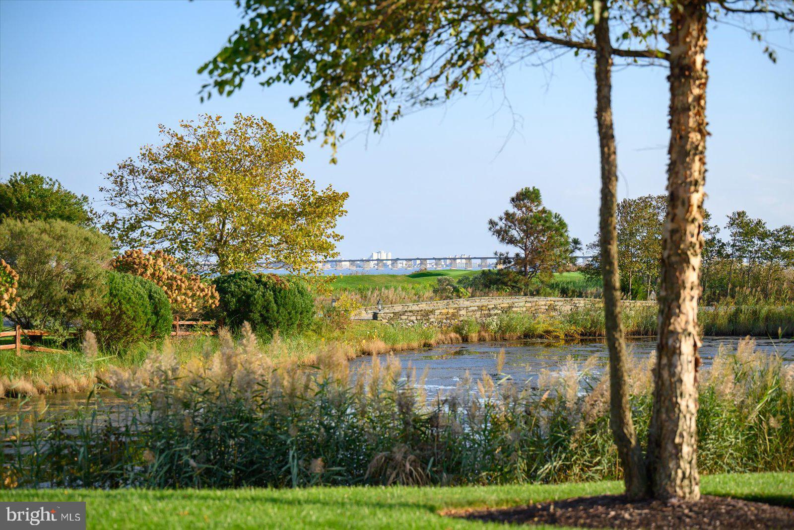 LIGHTHOUSE SOUND - Residential