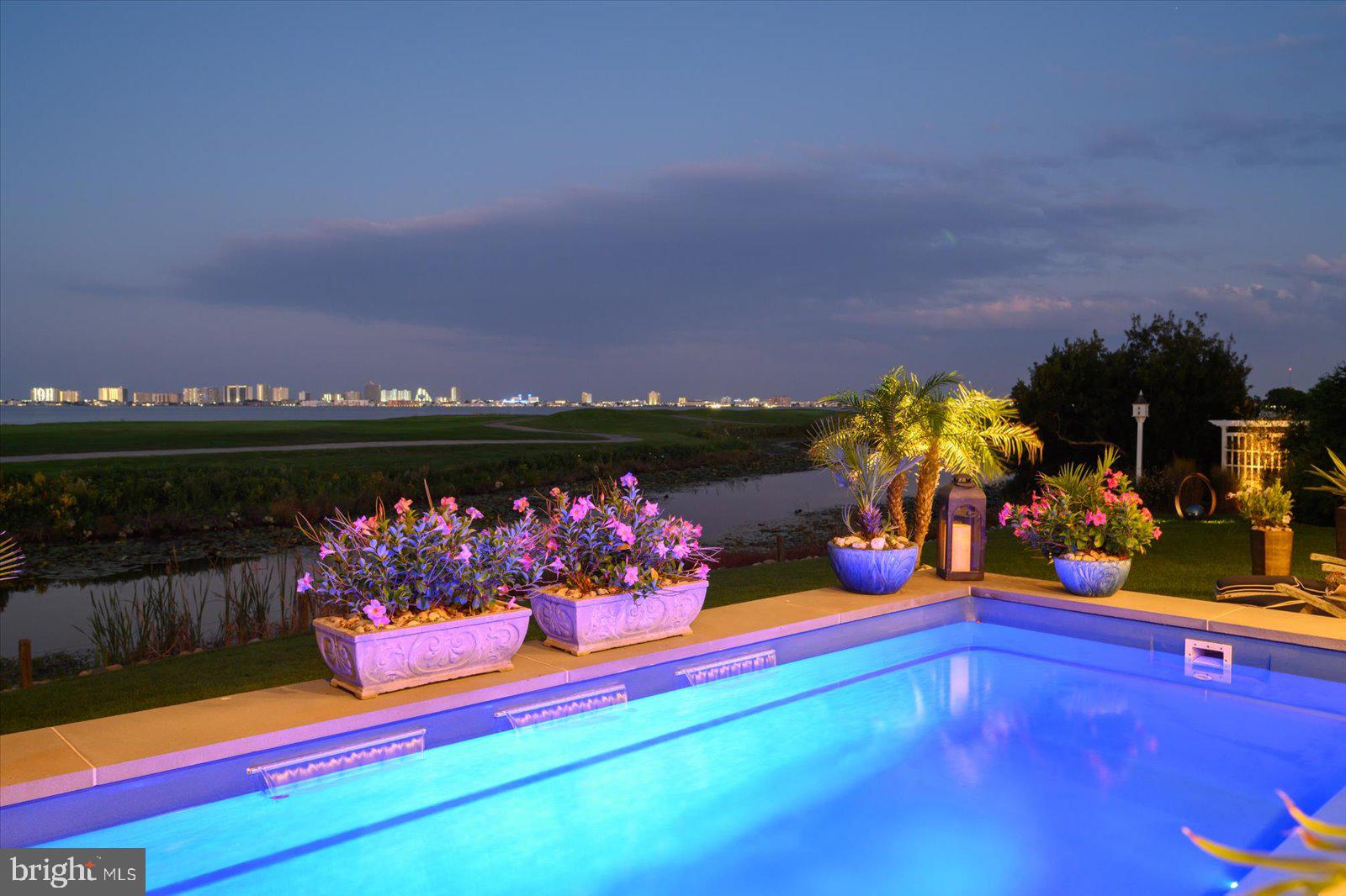 LIGHTHOUSE SOUND - Residential