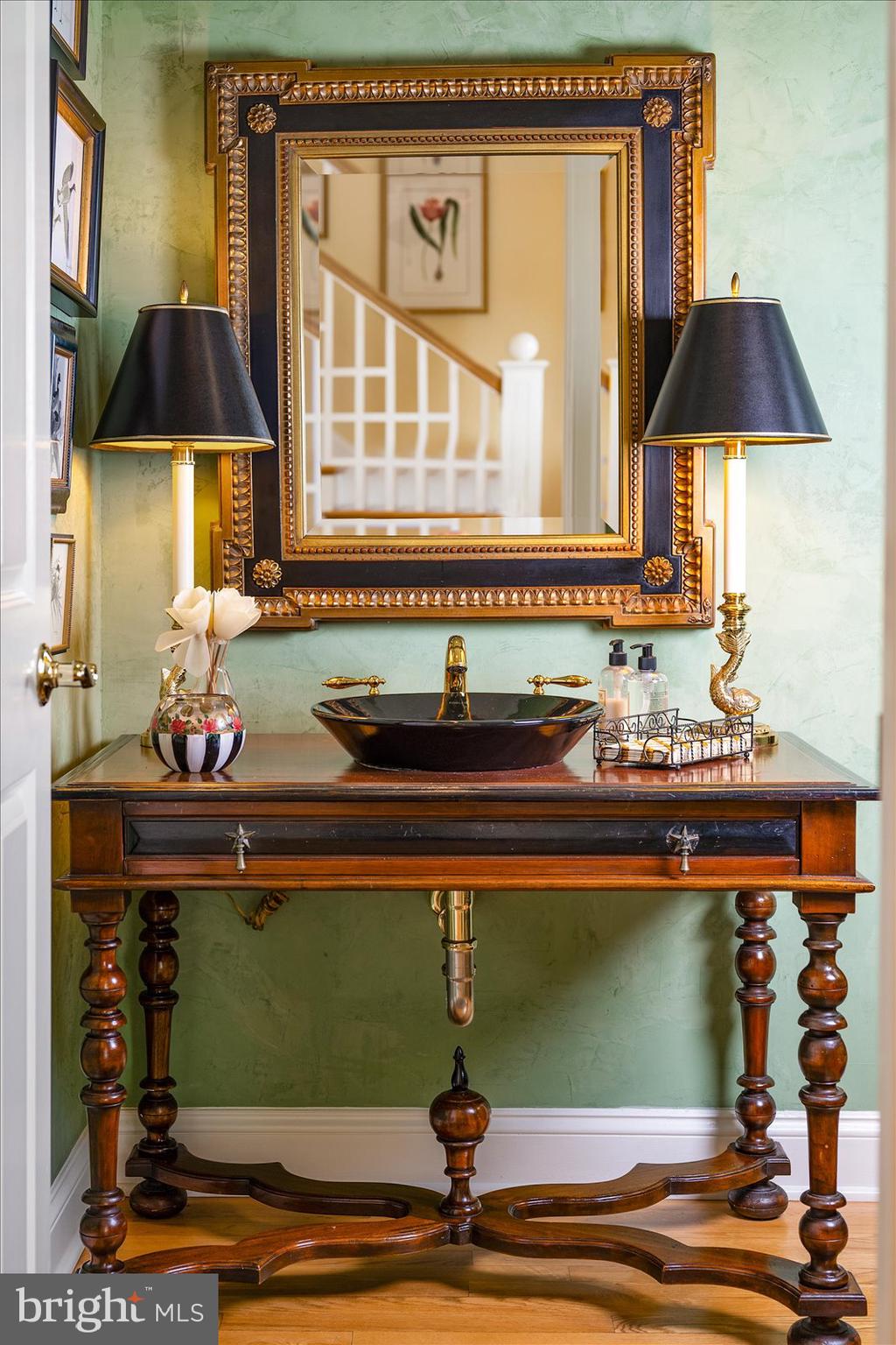 LIGHTHOUSE SOUND - Residential