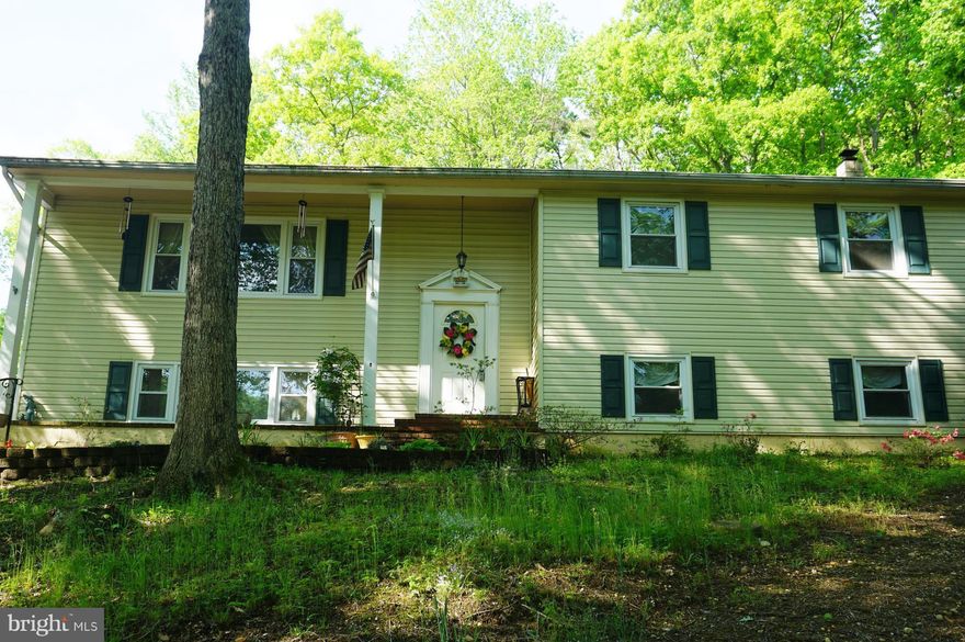 Remarkable split foyer with extra space galore! 4 bedrooms with 3 additional rooms in basement. Basement has separate side entrance for possible in-law suite or easy handicap accessibility. Amenities include pools, stables, clubhouse, golf course & much more! Home is ready for move-in. Ideal location close to all military bases, right off route 1 & close proximity to i95.