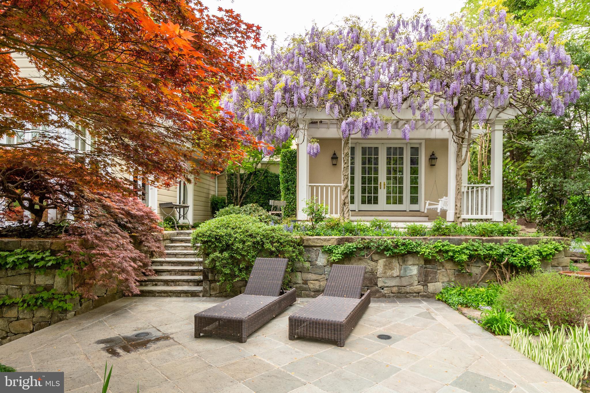 BANNOCKBURN HEIGHTS - Residential