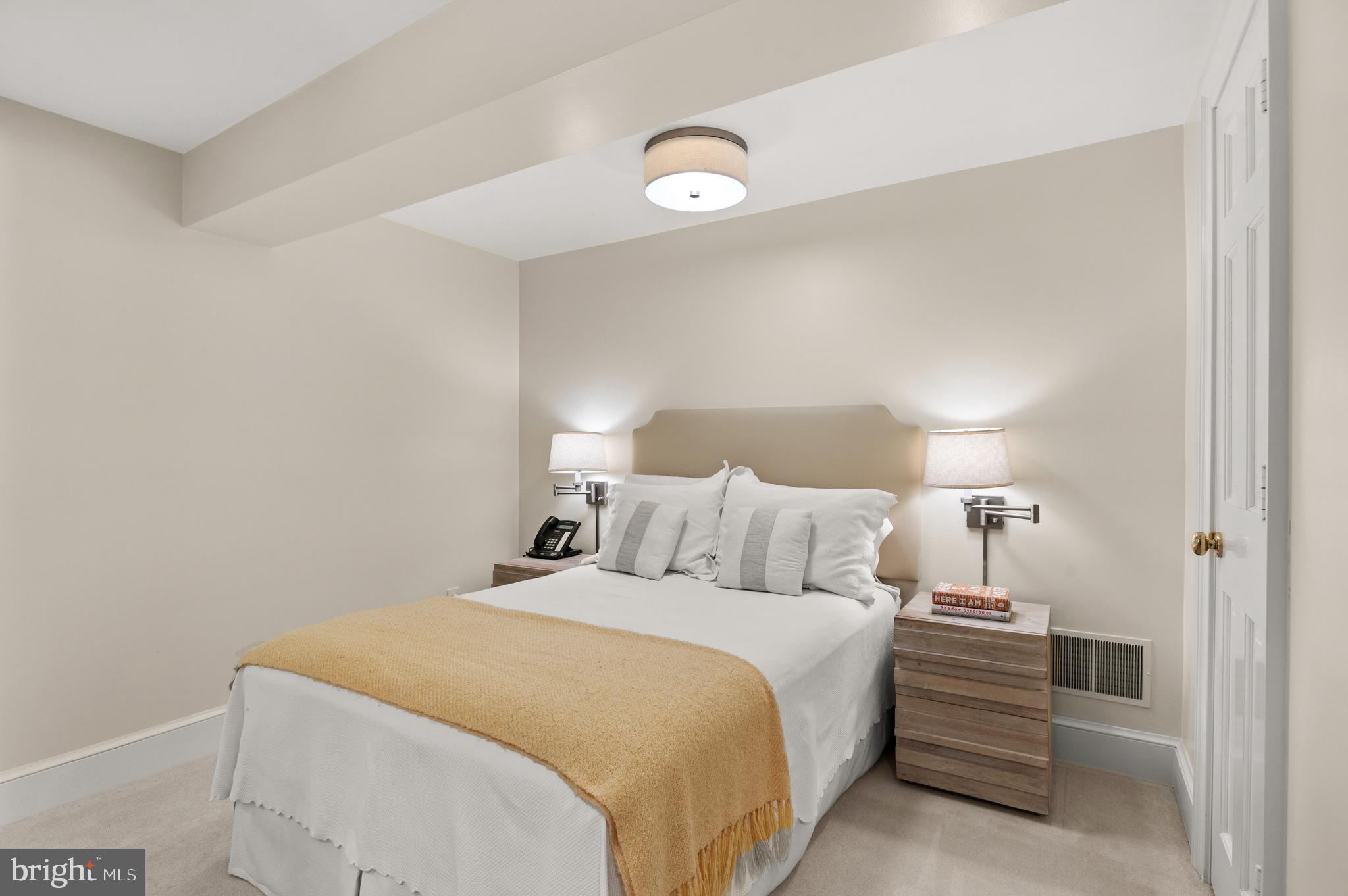 BANNOCKBURN HEIGHTS - Residential