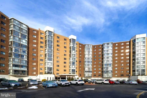 15115 Interlachen Dr Unit 3-621, Silver Spring, MD 20906 - #: MDMC2219012
