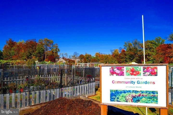 GREENS AT LEISURE WORLD - Residential
