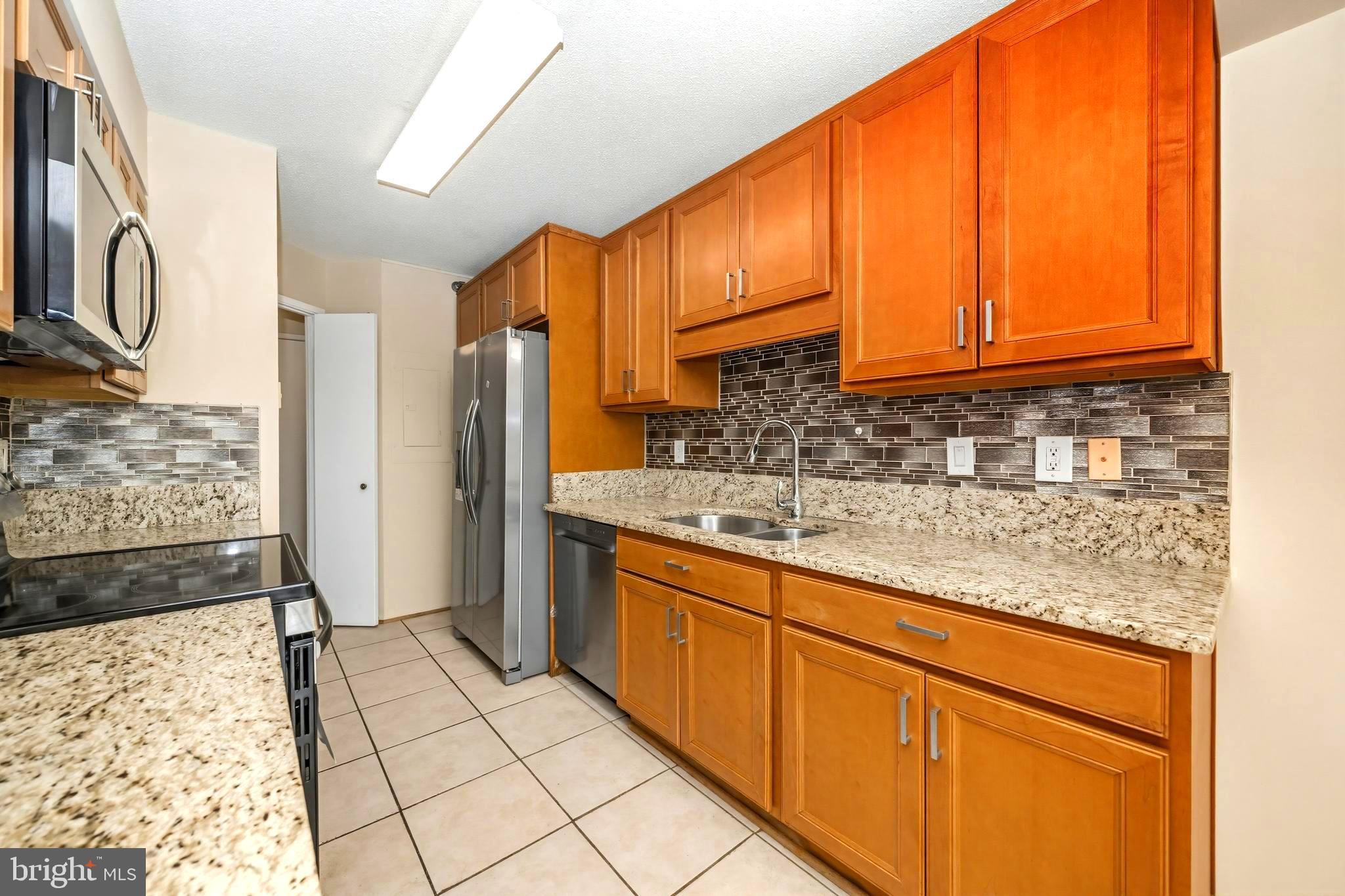GREENS AT LEISURE WORLD - Residential