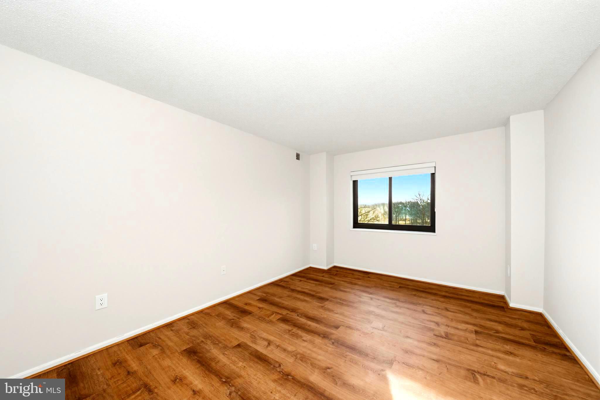 GREENS AT LEISURE WORLD - Residential