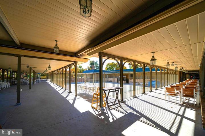 15115 INTERLACHEN DR 3-621