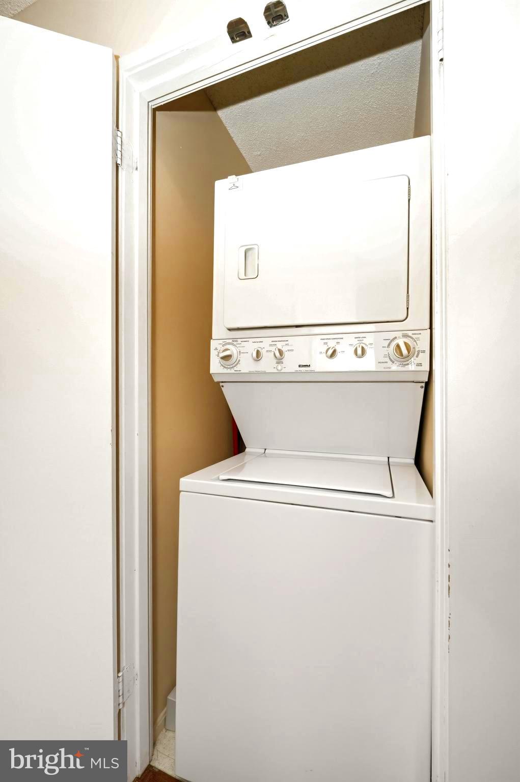 GREENS AT LEISURE WORLD - Residential