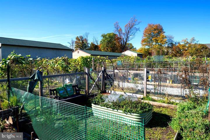 GREENS AT LEISURE WORLD - Residential