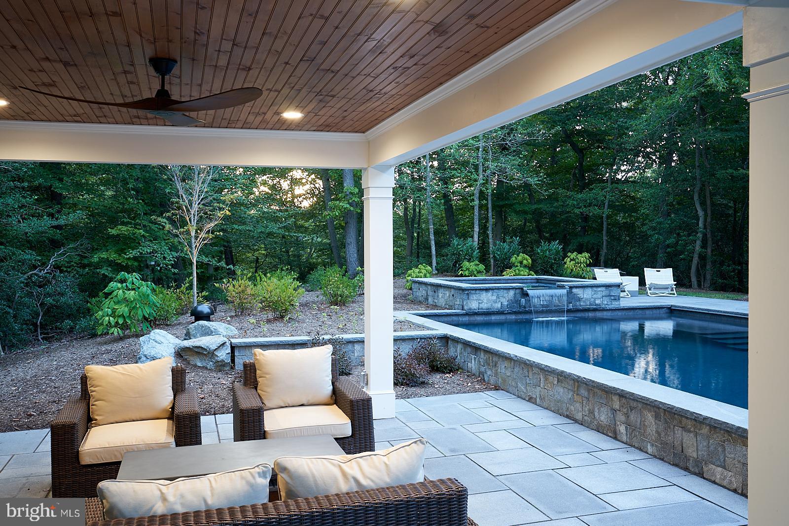 RIVER CREEK - Residential