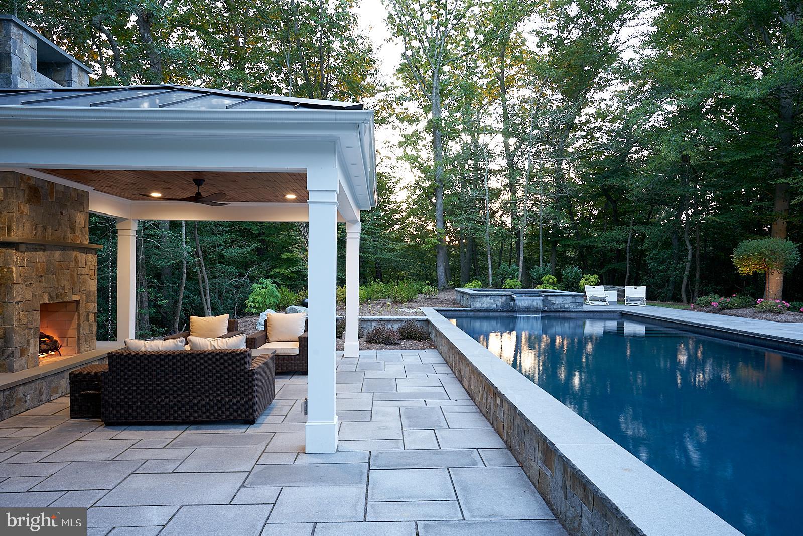 RIVER CREEK - Residential