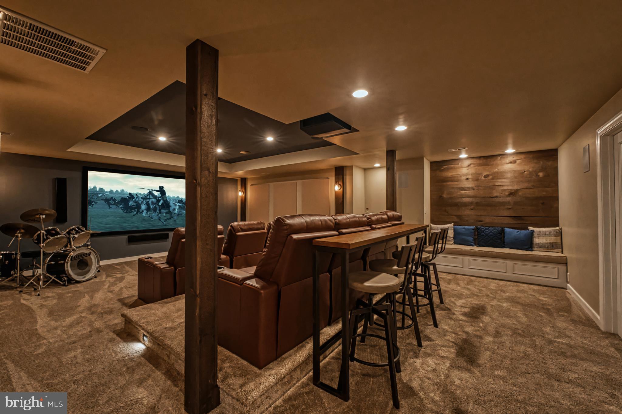 RIVER CREEK - Residential