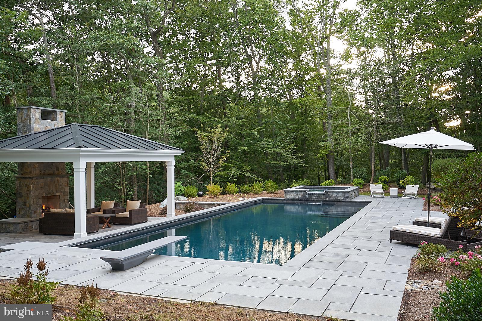 RIVER CREEK - Residential